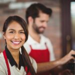 barista working in cafe